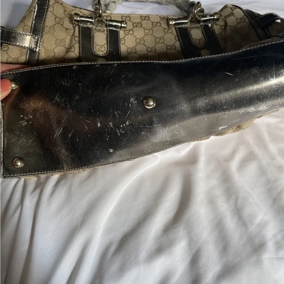 Large Gucci monogram tote with bamboo handles retailed 3500 has been preloved - Picture 2 of 9